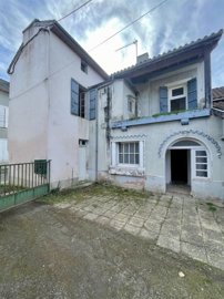 1 - Vic-en-Bigorre, House