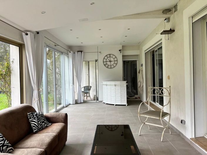 Image No.11-5 Bed House for sale