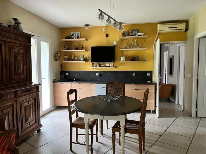 Image No.18-5 Bed House for sale