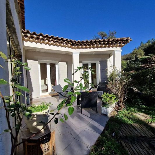 Image No.2-5 Bed House for sale