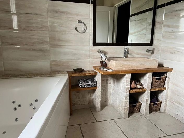 Image No.6-5 Bed House for sale