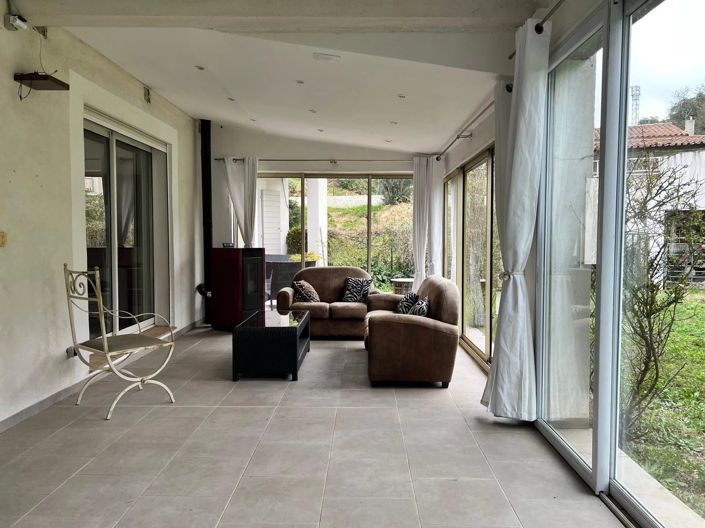 Image No.9-5 Bed House for sale