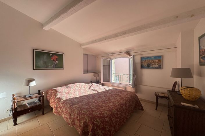 Image No.5-2 Bed House for sale