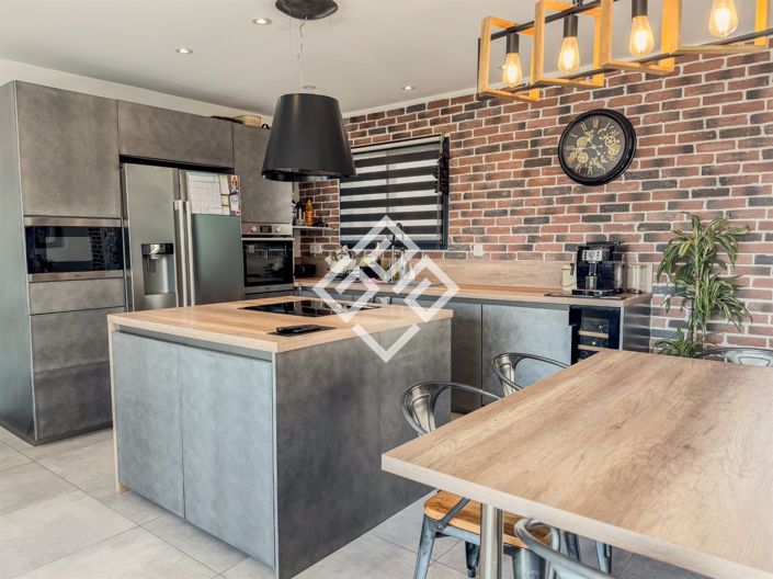Image No.2-3 Bed House for sale