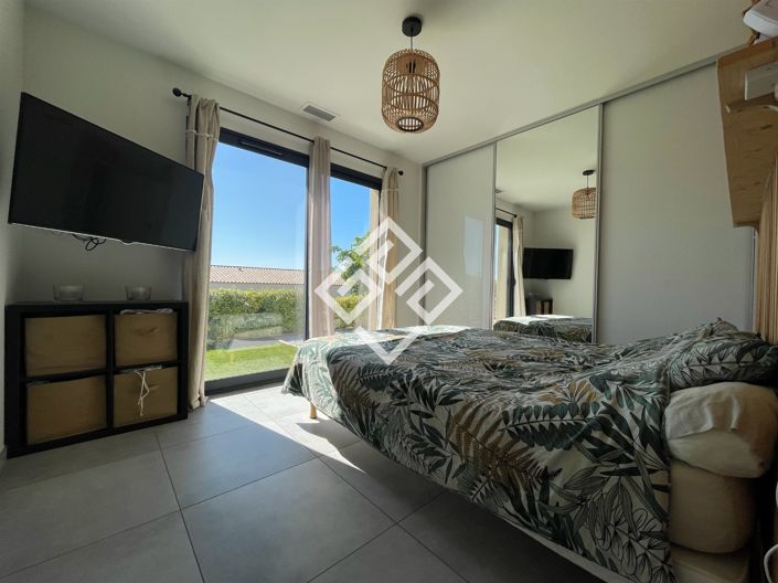 Image No.6-3 Bed House for sale