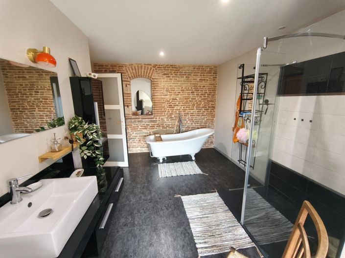 Image No.14-5 Bed House for sale