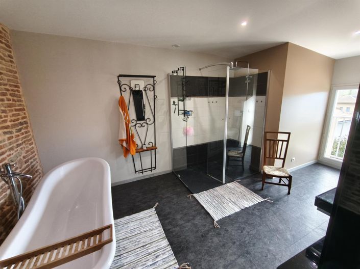 Image No.15-5 Bed House for sale