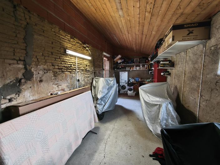 Image No.20-5 Bed House for sale