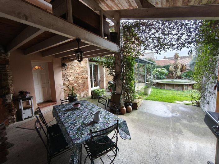 Image No.3-5 Bed House for sale