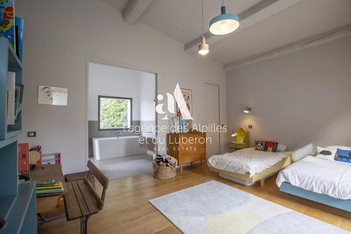 Image No.17-6 Bed House for sale