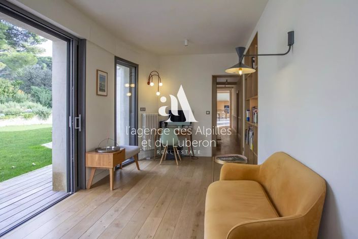 Image No.22-6 Bed House for sale