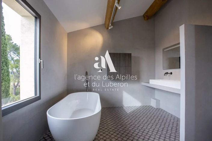 Image No.27-6 Bed House for sale