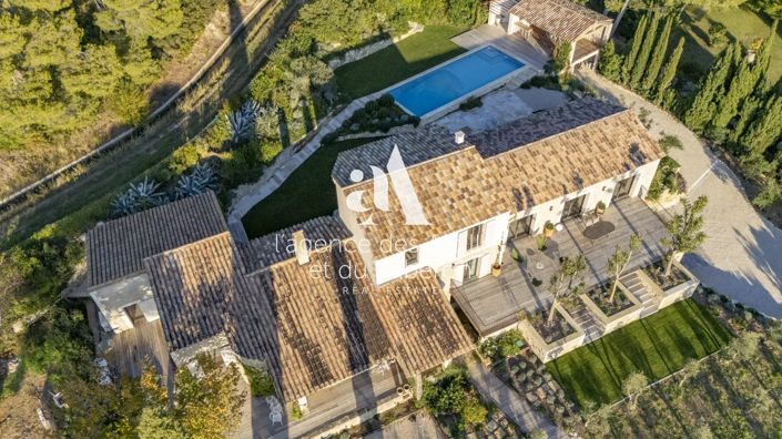 Image No.30-6 Bed House for sale