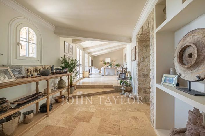 Image No.10-5 Bed House for sale