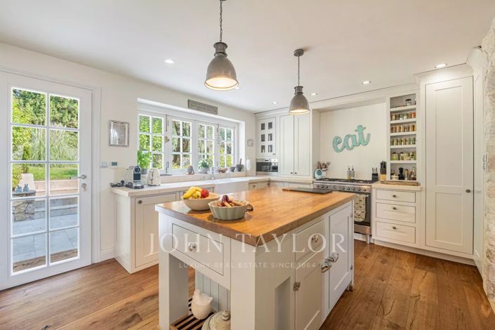 Image No.12-5 Bed House for sale