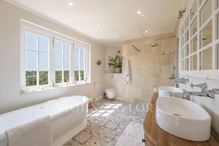 Image No.14-5 Bed House for sale