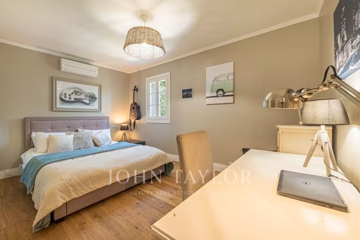 Image No.16-5 Bed House for sale