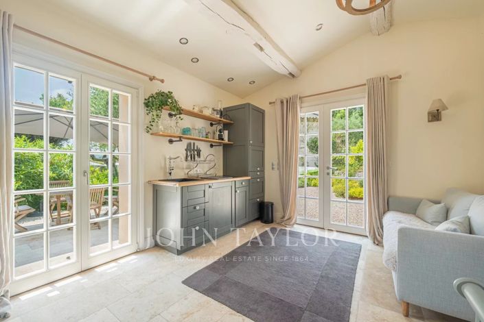 Image No.20-5 Bed House for sale