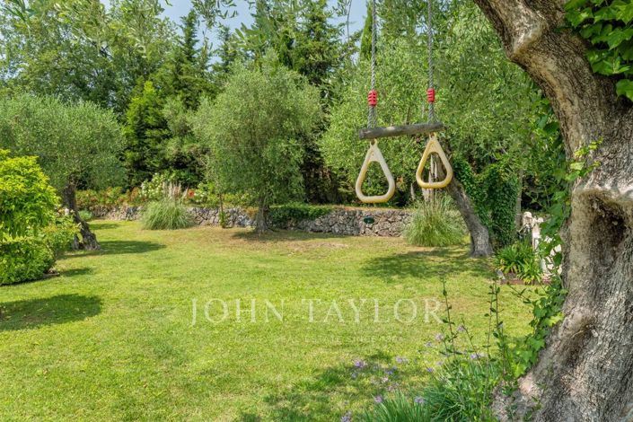 Image No.22-5 Bed House for sale