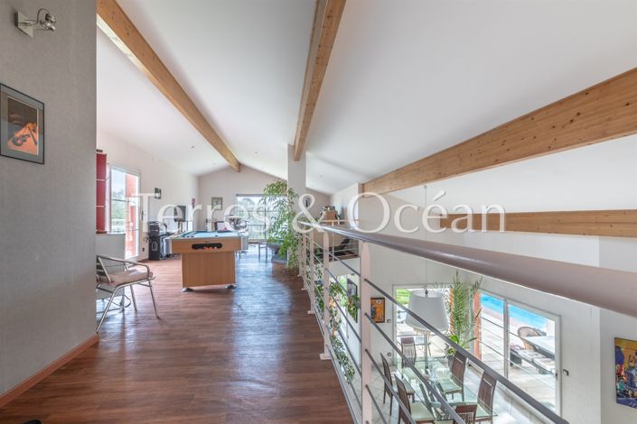 Image No.10-5 Bed House for sale