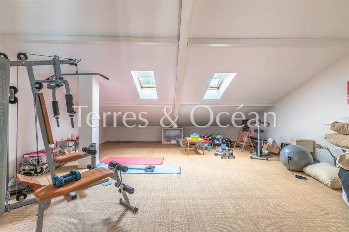 Image No.12-5 Bed House for sale