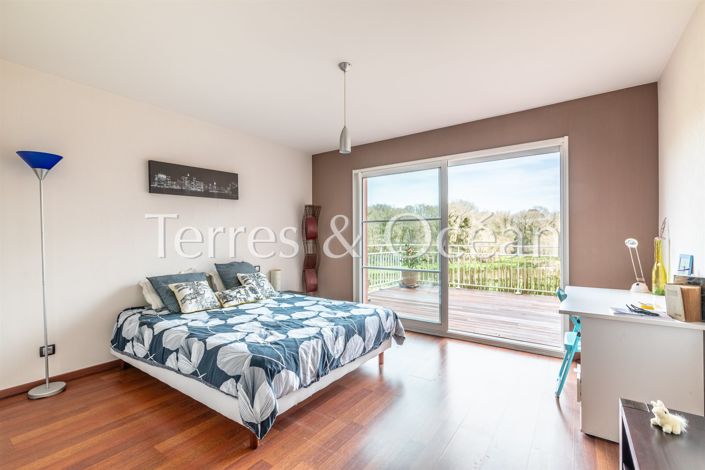 Image No.17-5 Bed House for sale