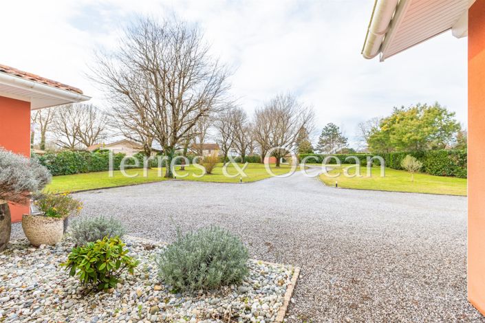 Image No.28-5 Bed House for sale