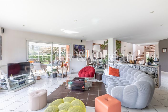 Image No.4-5 Bed House for sale