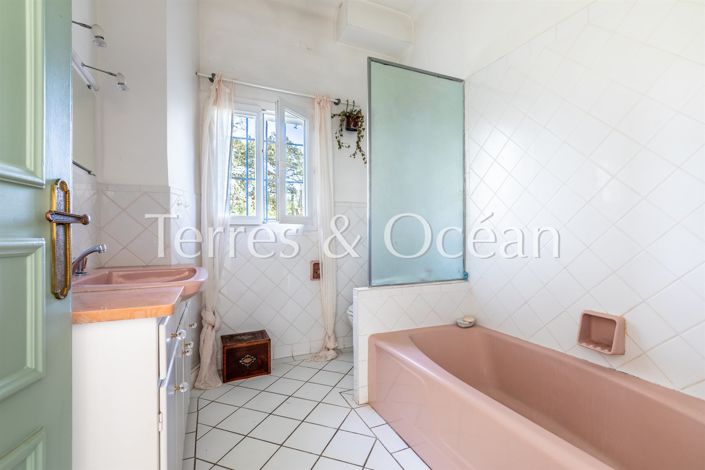 Image No.12-5 Bed House for sale