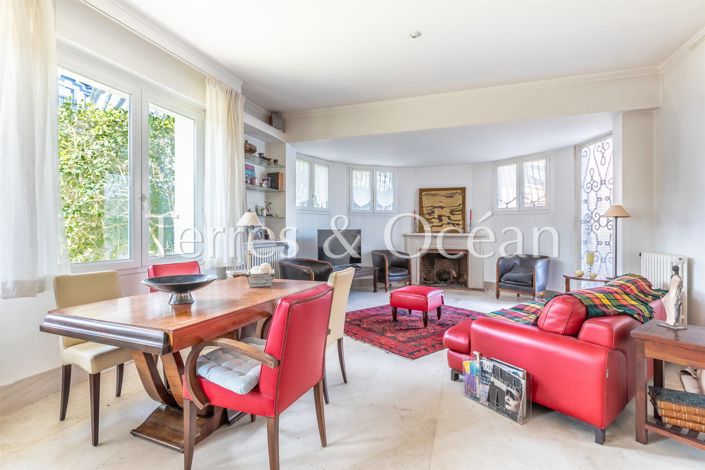 Image No.2-5 Bed House for sale