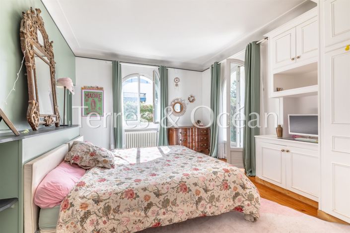 Image No.5-5 Bed House for sale