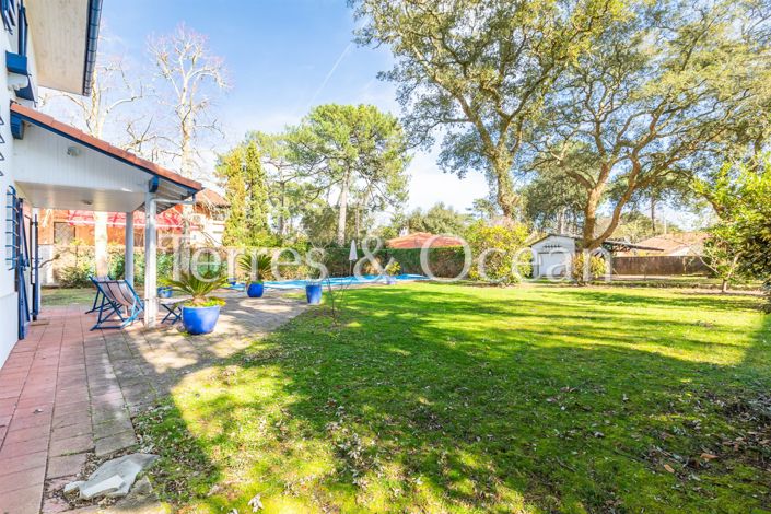 Image No.6-5 Bed House for sale