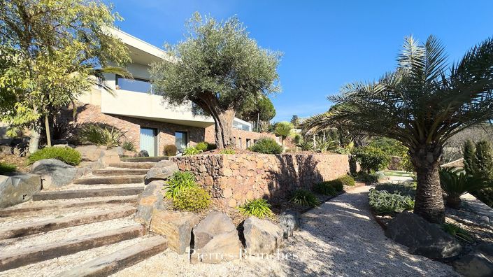 Image No.12-3 Bed House for sale