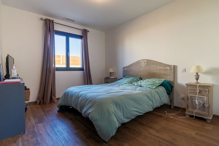 Image No.12-3 Bed House for sale