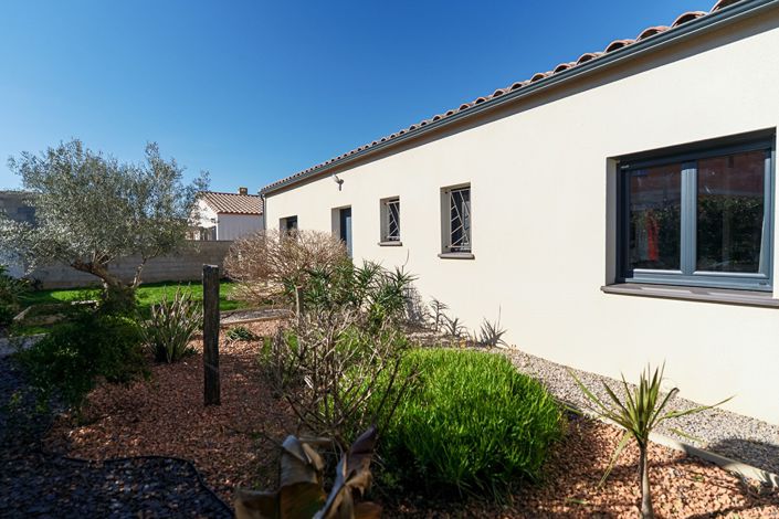 Image No.2-3 Bed House for sale