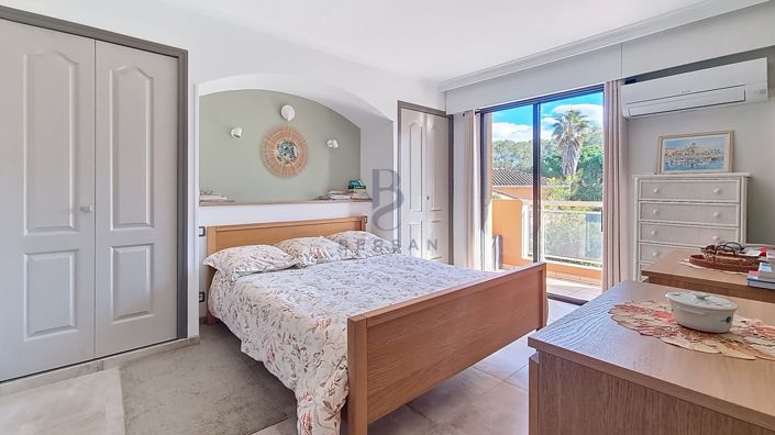 Image No.10-3 Bed Apartment for sale