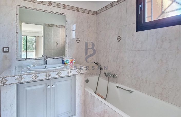 Image No.12-3 Bed Apartment for sale