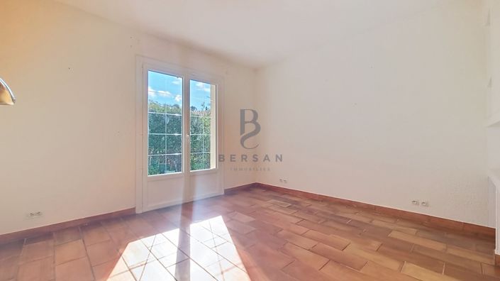 Image No.14-2 Bed House for sale