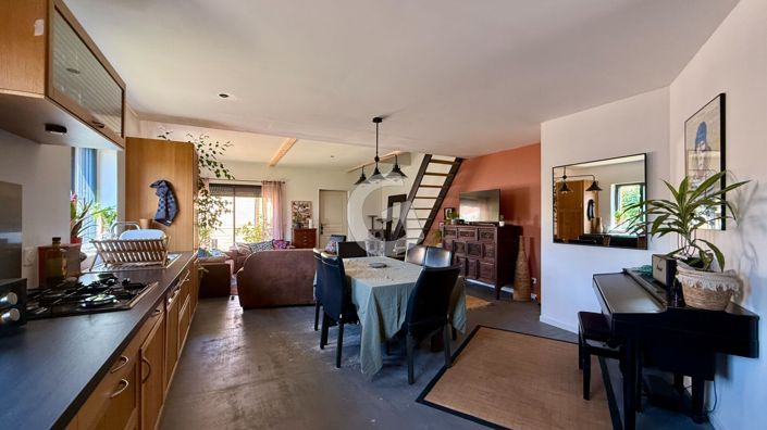 Image No.3-4 Bed House for sale