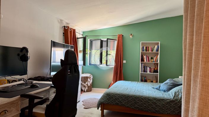 Image No.5-4 Bed House for sale