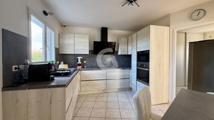 Image No.10-3 Bed House for sale