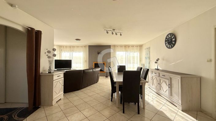 Image No.8-3 Bed House for sale