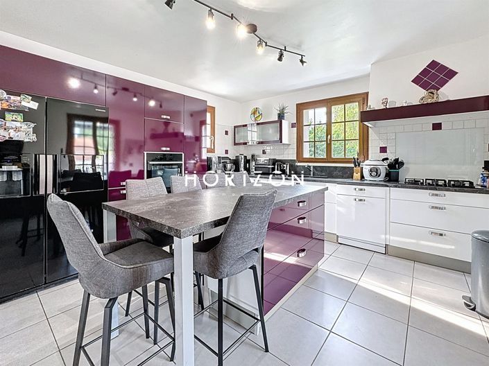 Image No.13-6 Bed House for sale