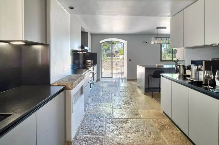 Image No.5-5 Bed House for sale