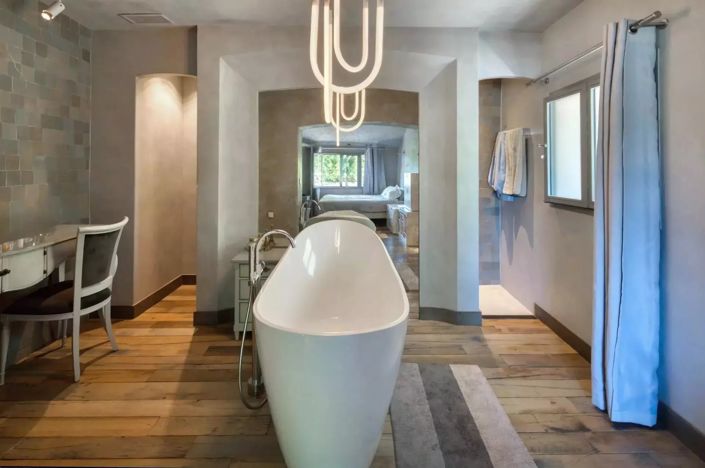 Image No.7-5 Bed House for sale