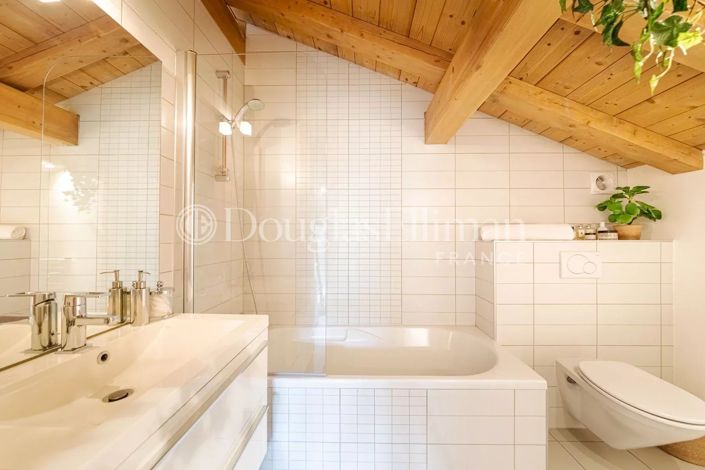 Image No.19-5 Bed House for sale