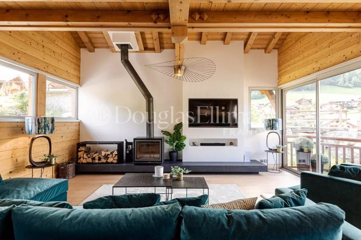 Image No.8-5 Bed House for sale