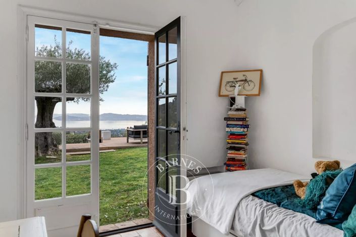 Image No.15-4 Bed House for sale