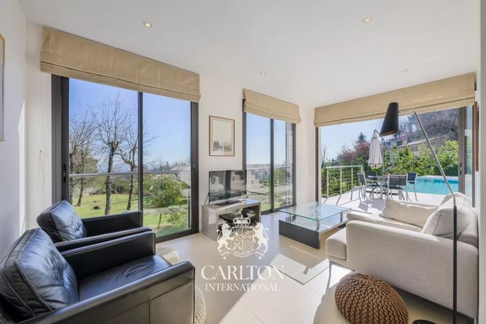 Image No.10-6 Bed House for sale