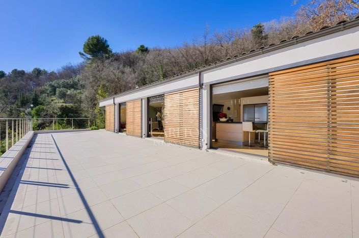 Image No.15-6 Bed House for sale